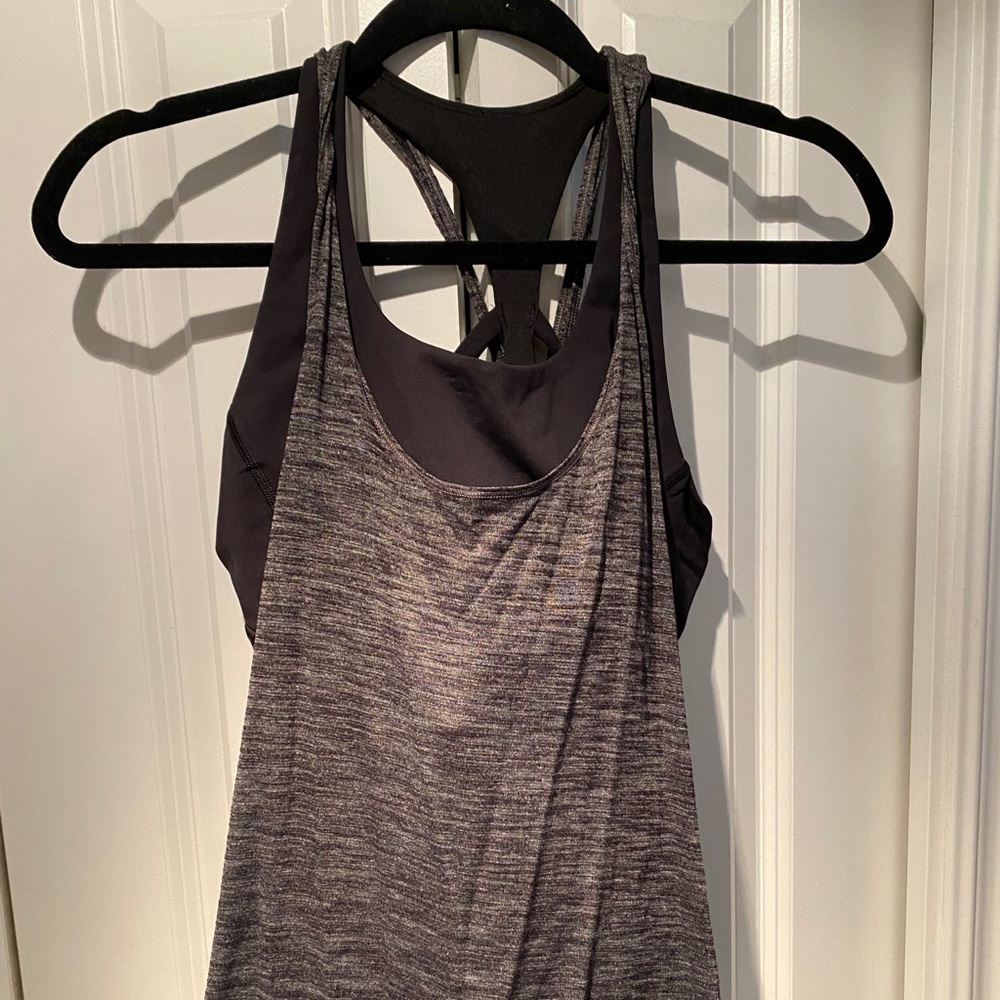 Two-tone yoga tank with built in bra